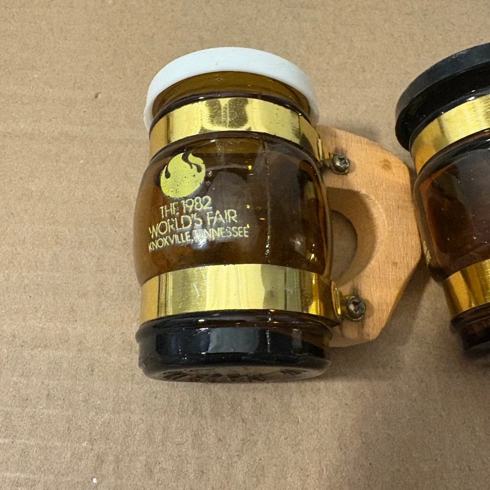 1982 World's‎ Fair Knoxville TN Salt & Pepper Shakers Mug Set Souvenir Vintage
